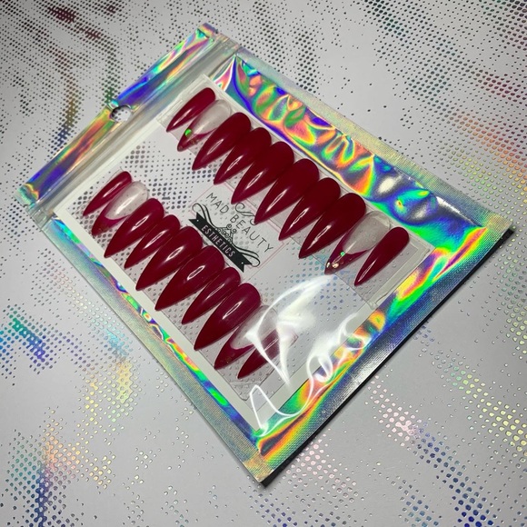 PRESS ON NAILS - Picture 2 of 2